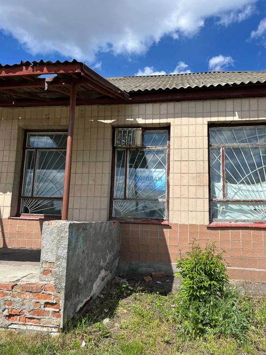 Продаж гарного комерц. приміщення під ремонт с. Великий Хутір