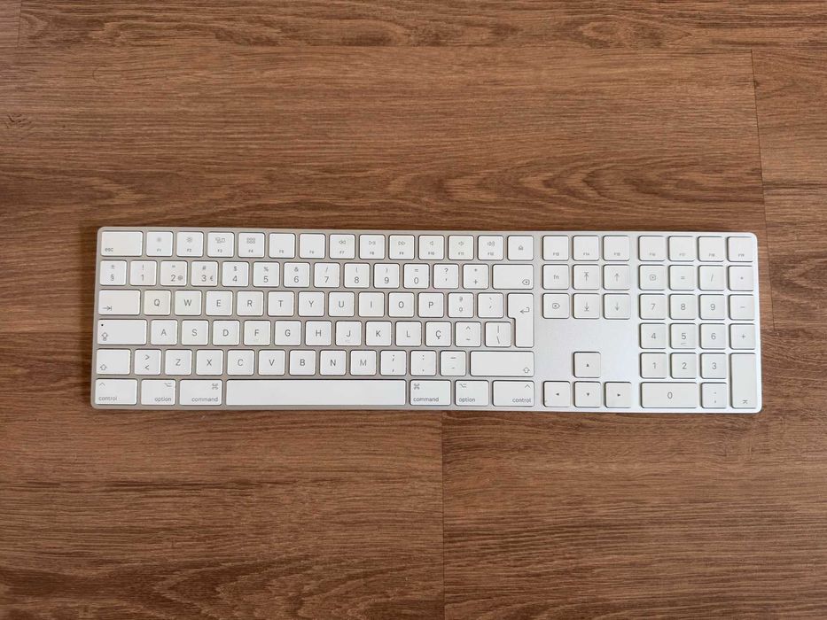 Teclado Apple Magic Keyboard with NumPad branco