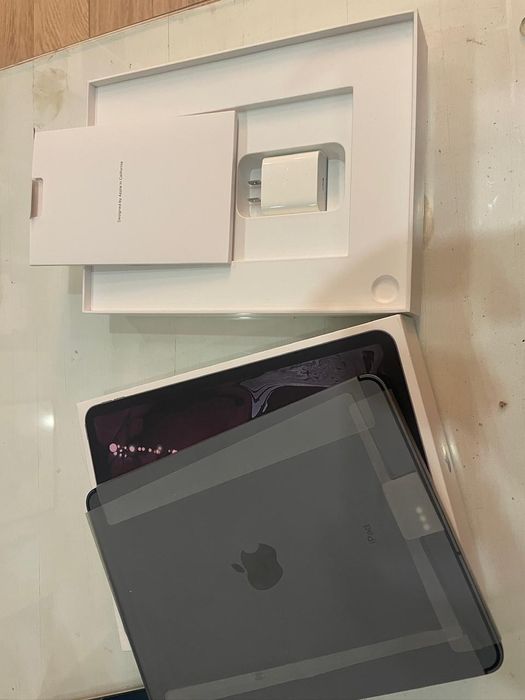 iPad Pro 11" 256GB Cellular + Wi-Fi (Space Gray)