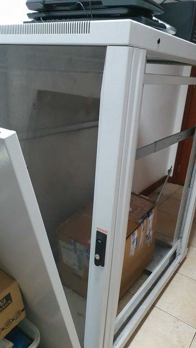 Olirack - Armário rack de chão