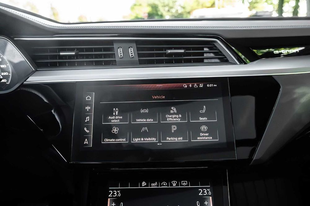 Audi e-tron      2019