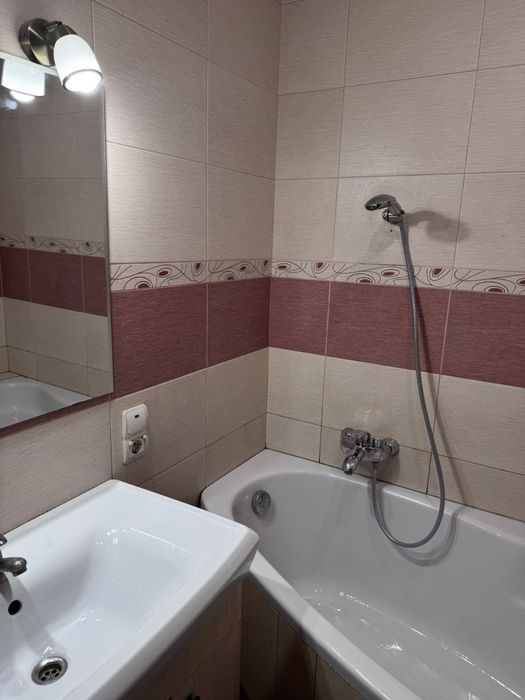 3-кімнатна квартира | 55-й мікрорайон | 2 поверх | цегляний будинок