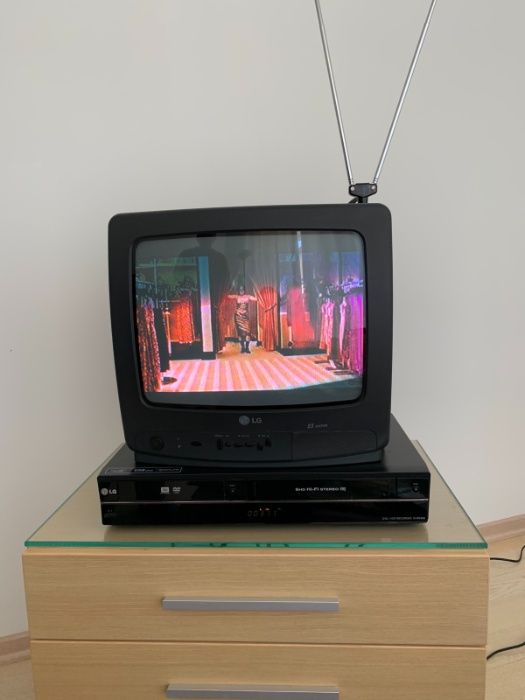 Телевизор, караоке, видеоманитфон, DVD - LG