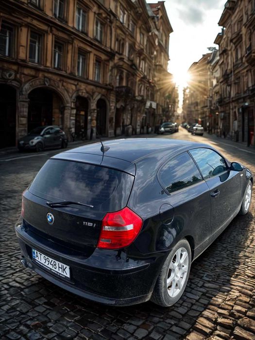 Оренда авто  BMW 116 з бензиновим двигуном 1.6, механіка.