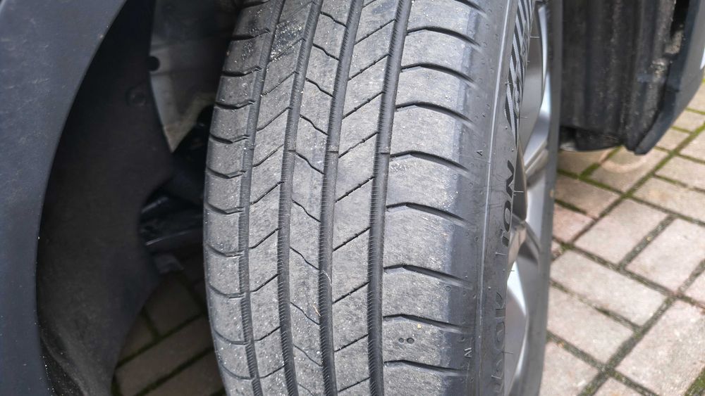 Opony 215/60R17 96H Hankook iON GT SUV 4 szt. po 2 tyś km