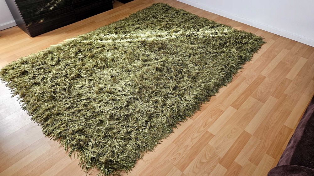 Vendo carpete de cor verde