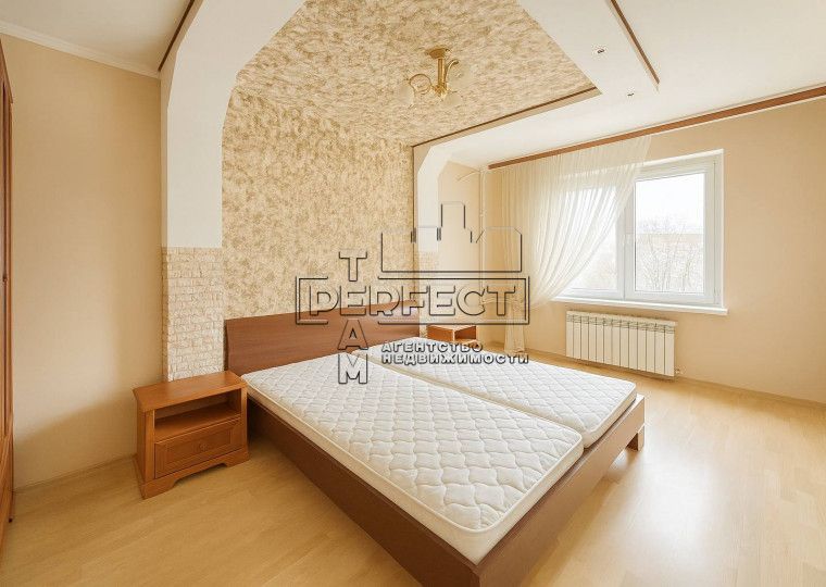 Продаж 3к квартири Григоренка 14 /  Григоренко 14  ПОЗНЯКИ
