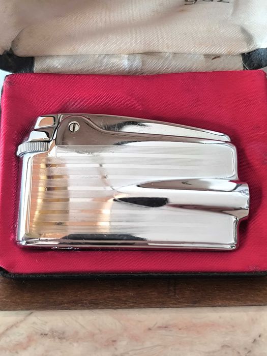 Isqueiro antigo, colecionável da marca Ronson Varaflame (Com a inscrição Marque Déposée) Made in France