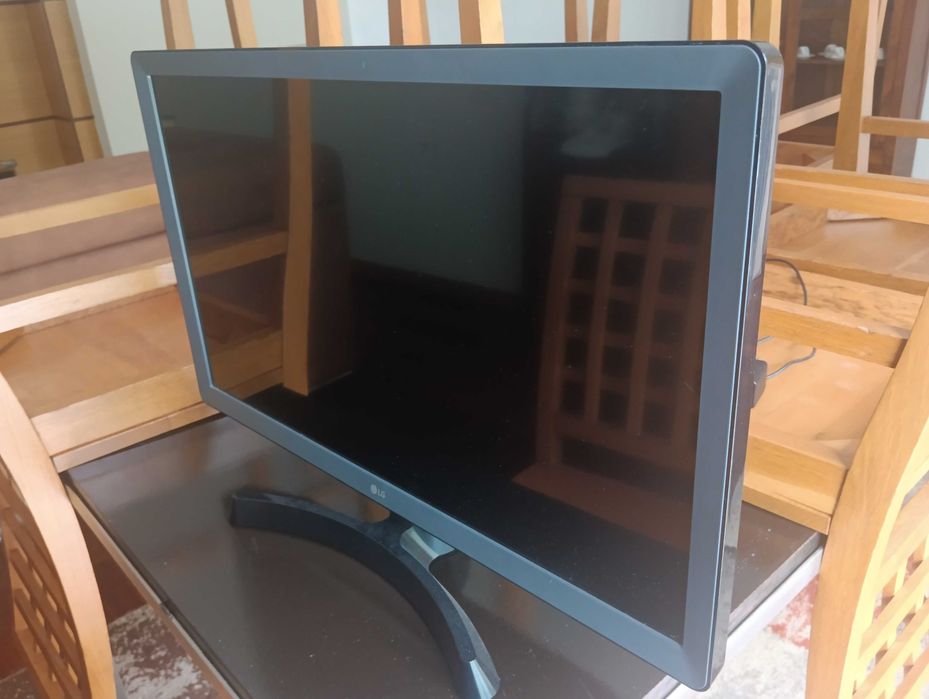 Monitor LG 24” com TV (24TN510S) – HDMI, ótimo estado