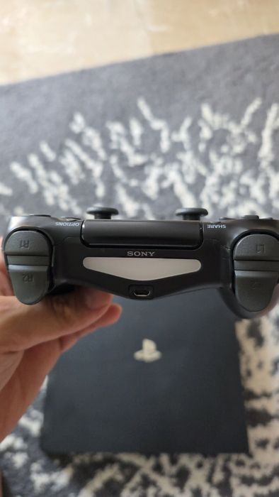 Playstation 4 pro 500gb (25 jogos)