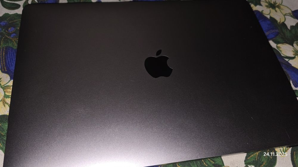 Apple Mac Book Pro touch panel