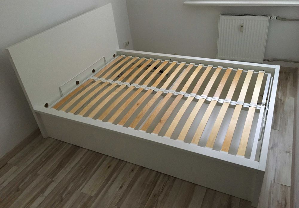 Łóżko z pojemnikiem MALM 140x200 jak nowe białe