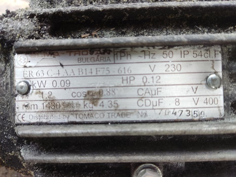 Silnik podajnika do pieca z przekładnią sprawny