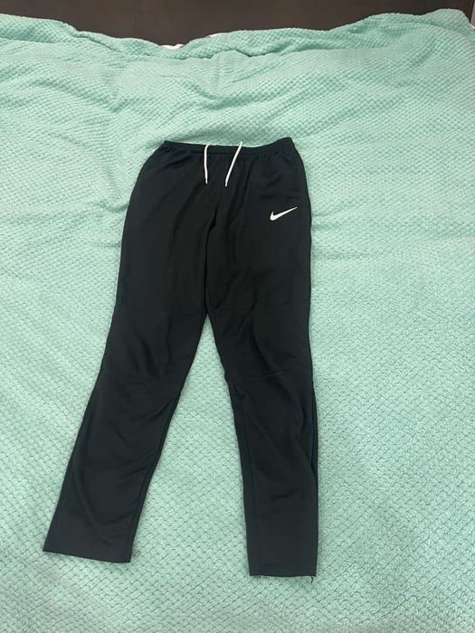 Спортивні штани Nike, розмір M