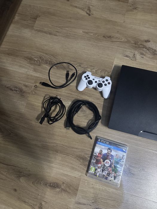 Sony PlayStation 3 Ps 3 Slim 320 Gb z padem gra okablowanie stan bdb