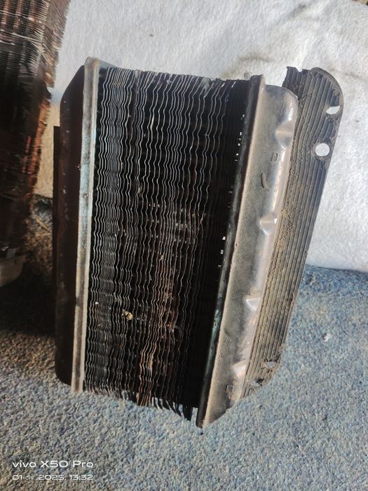 Радіатори е 3 штук   .        .