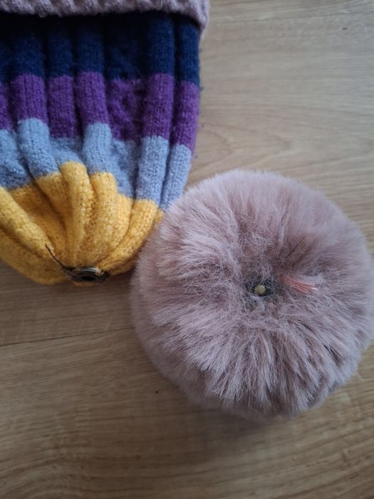 Czapka zimowa z odpinanym pomponem