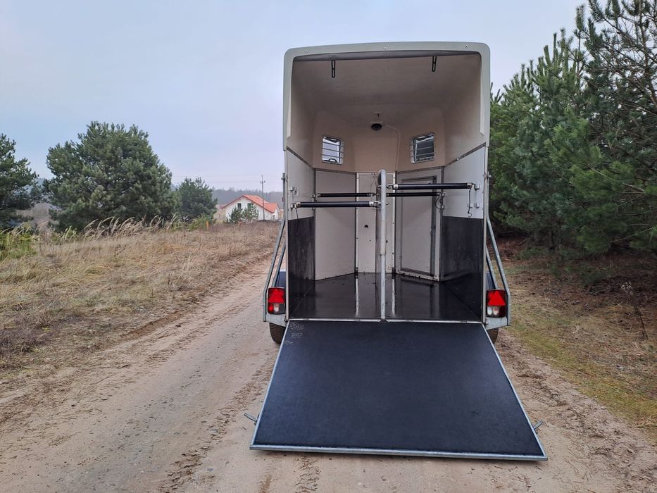 Przyczepa na dwa konie Boeckmann Western Duo