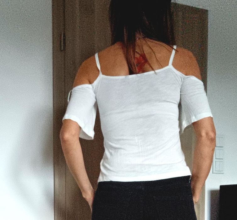 Krótka bluzeczka wiązana na biuście S