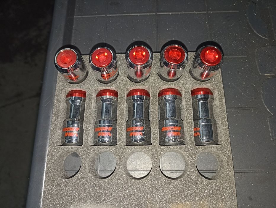 Formula nut set VOLK RACING (NOVOS!!)