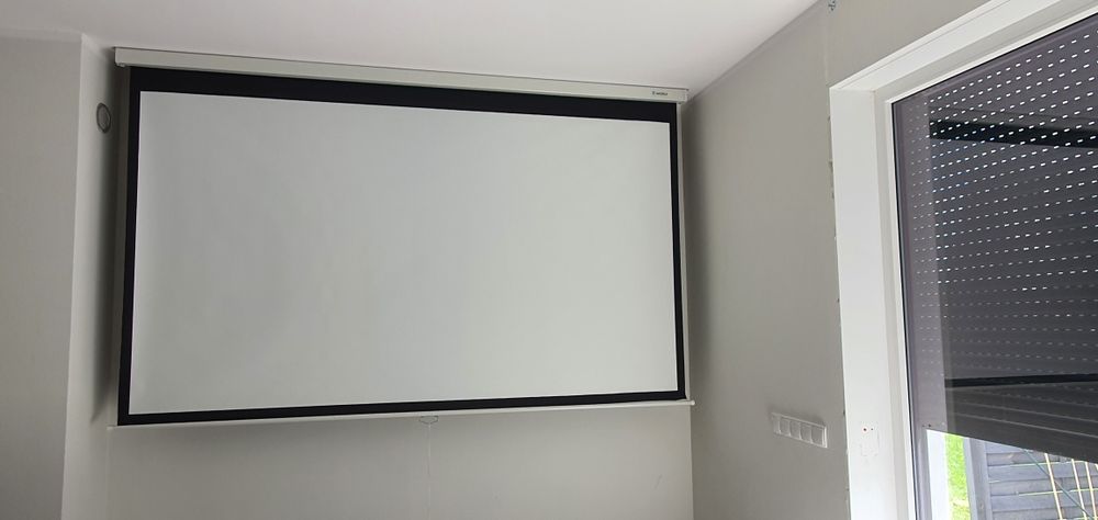 Ekran projekcyjny 4world