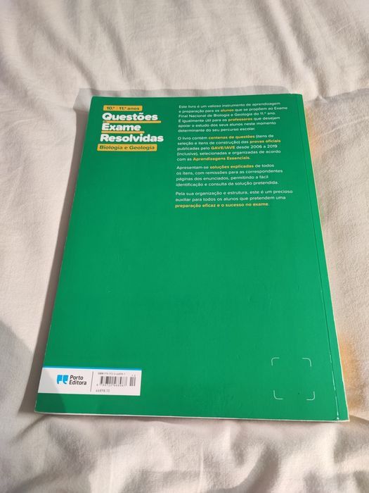 Livro "Questões de exame resolvidas Biologia e Geologia"