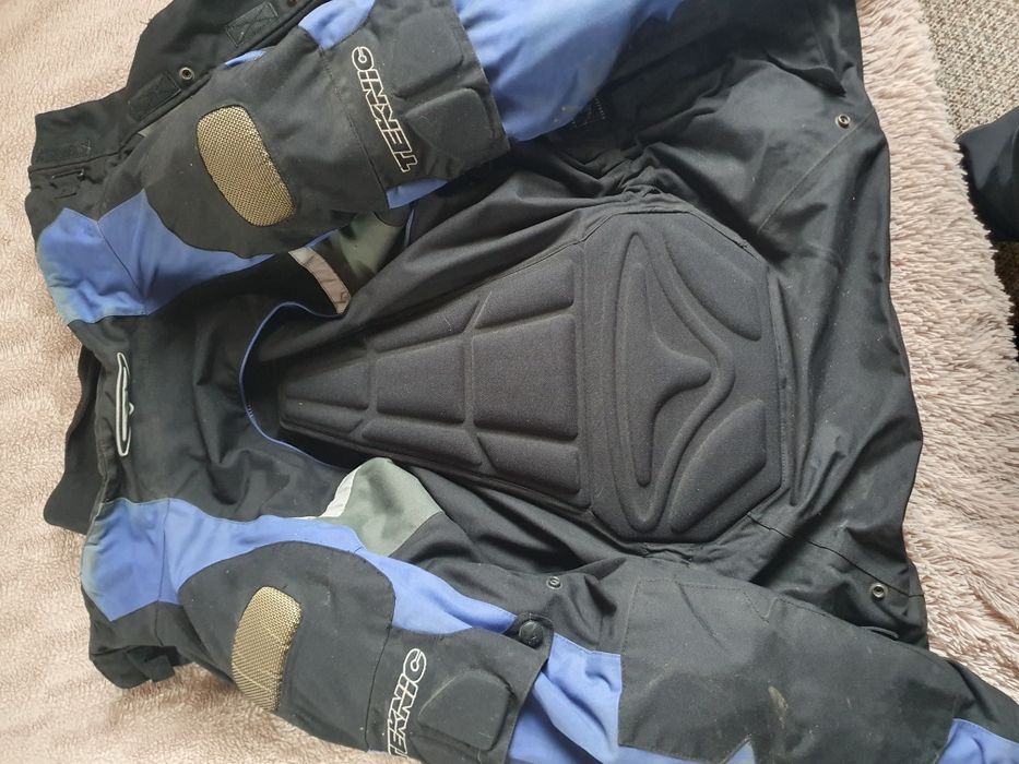 Мотор ,куртка.чудовий,стан.