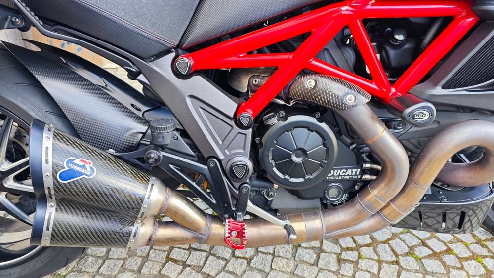 Ducati Diavel Red/carbono