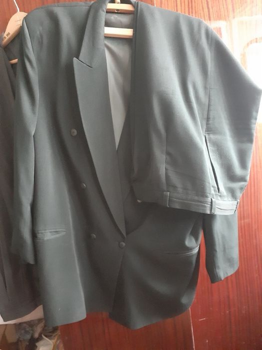 Костюми класичні, піджак шкіряний
