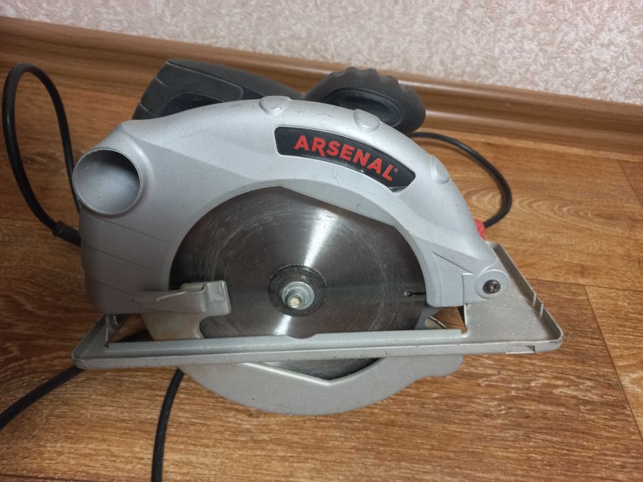 Дискова піла Arsenal ПД 1800 в ідеальному стані