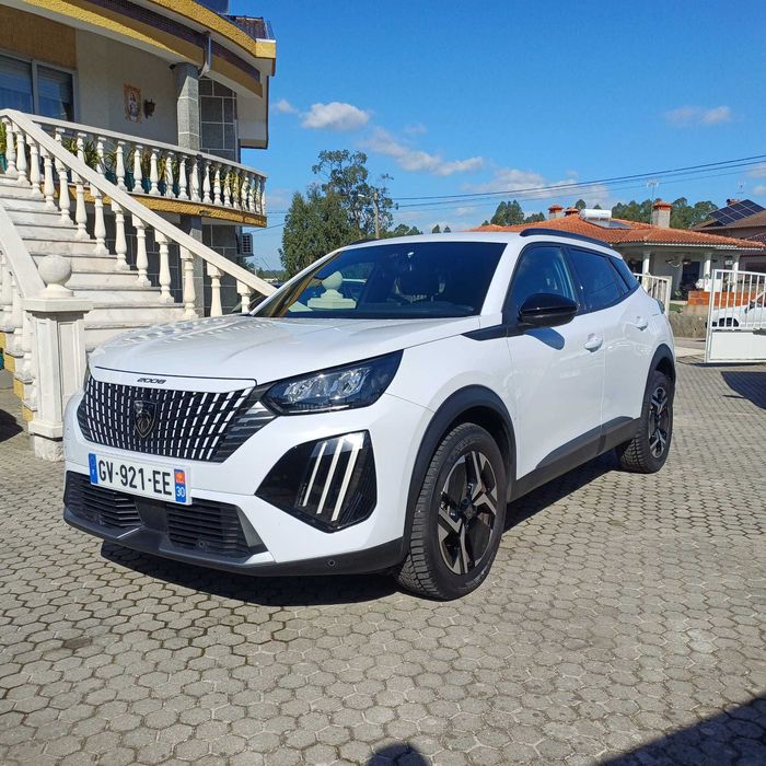 Peugeot 2008 facelift 1.2i 130cv EAT8 ALLURE 2024 — photo 2