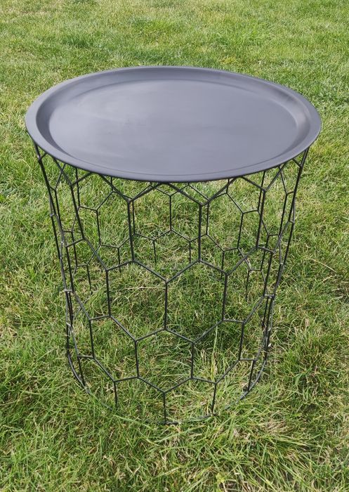 Kwietnik druciany z tacą