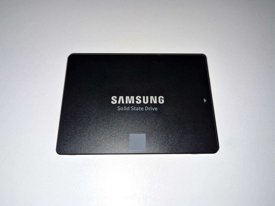 Dysk 2TB Samsung 870 EVO 2,5" SATA SSD - Stan idealny z pudełkiem