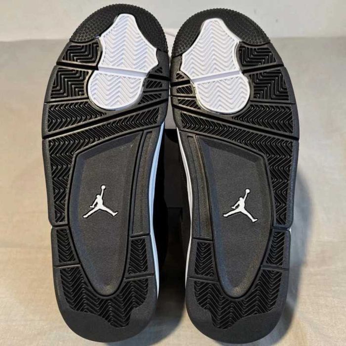 Jordan 4 Retro White Thunder R.42