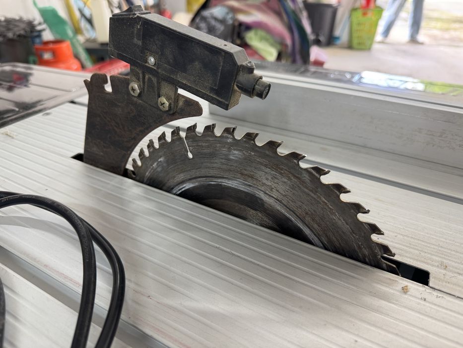 Serra de bancada Parkside PTK2000D3