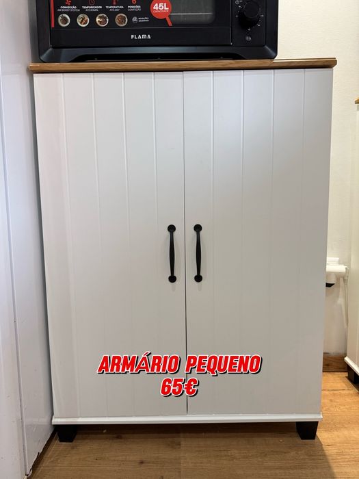 Armario pequeno de cocinha