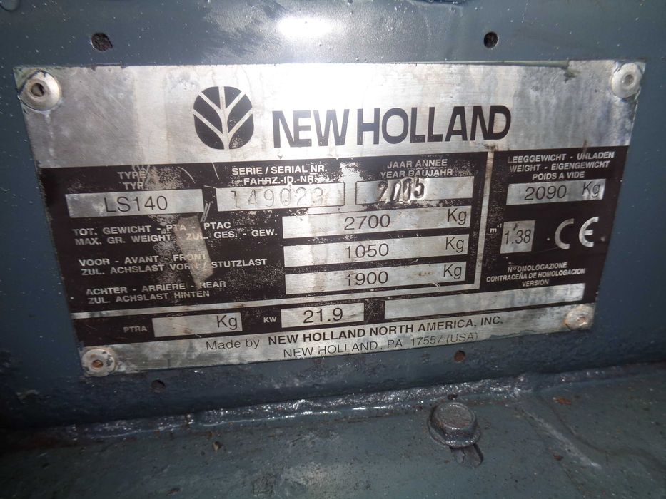 Ładowarka Mini ładowarka NEW HOLLAND LS140 Bobcat