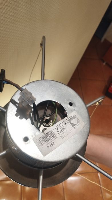 Lampa pokojowa na sześć żarówek