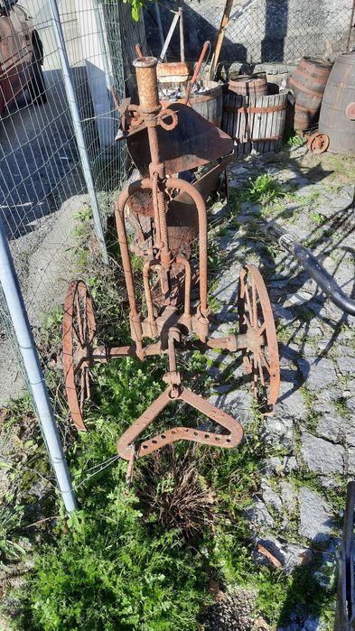 Maquinas e antiguidades para decoração