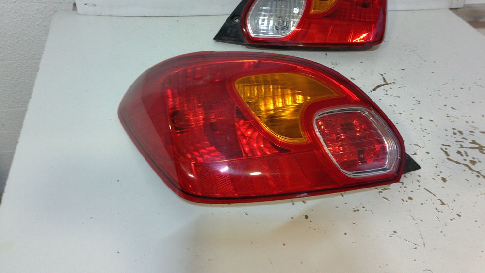 Farol Optica Mitsubishi Space Star 2013