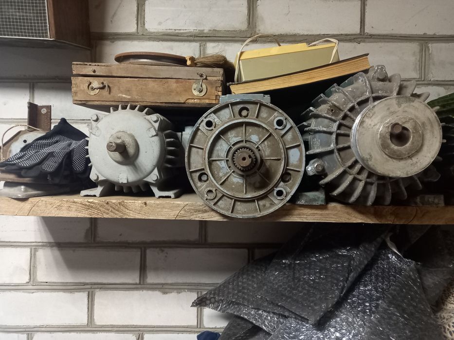 Продам  мотори ціна  договірна або обміняю