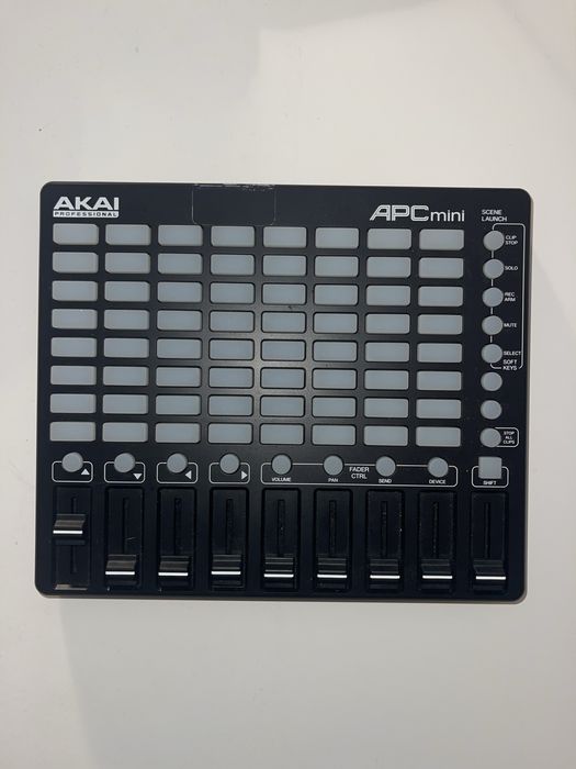 Akai APC Mini - Controlador MIDI Compacto com Faders