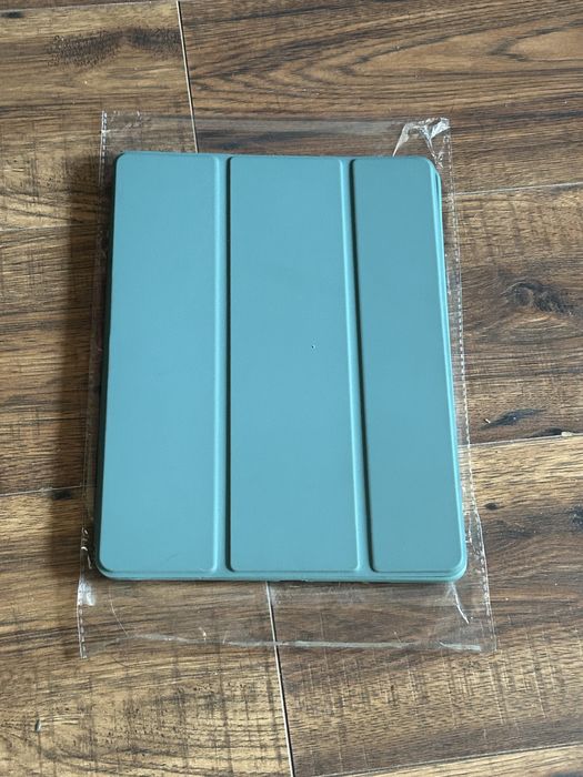 Etui ipad 10.2 z miejscen ma dlugopis
