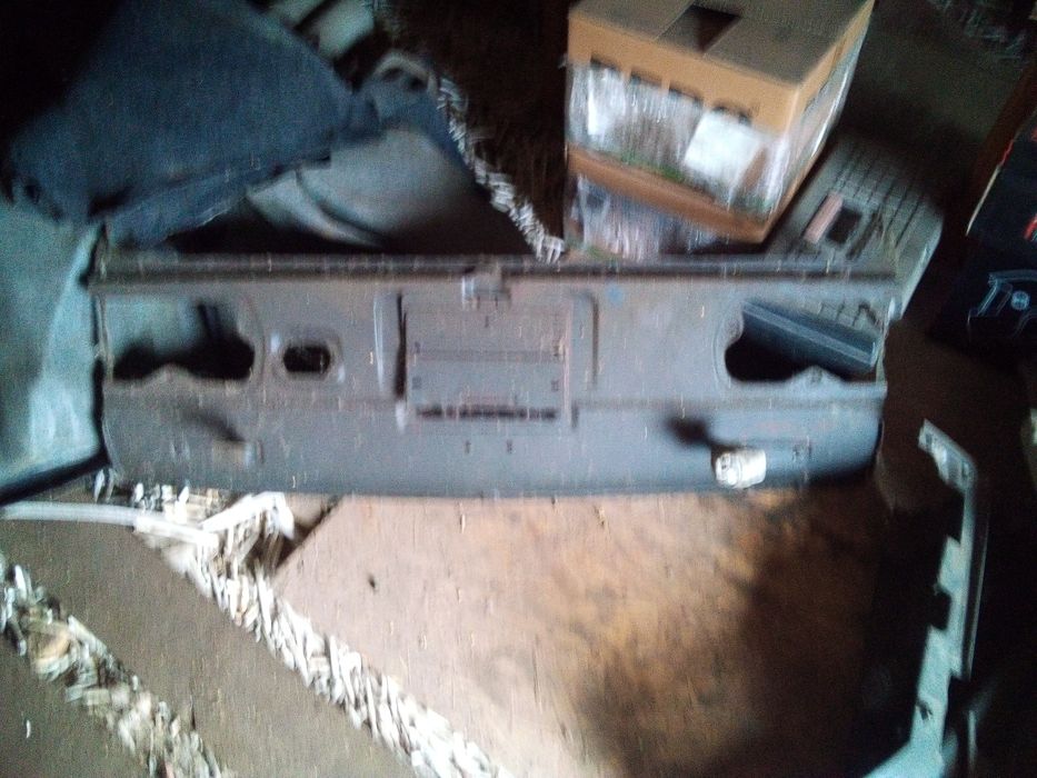 Крило та інші  деталі на москвіч