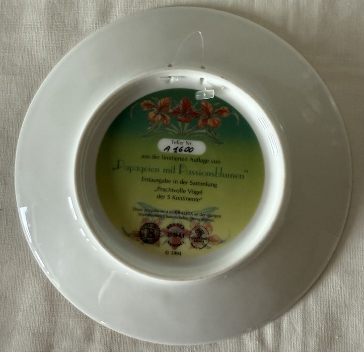 Вінтажні настінні панно тарілки Ursula Band