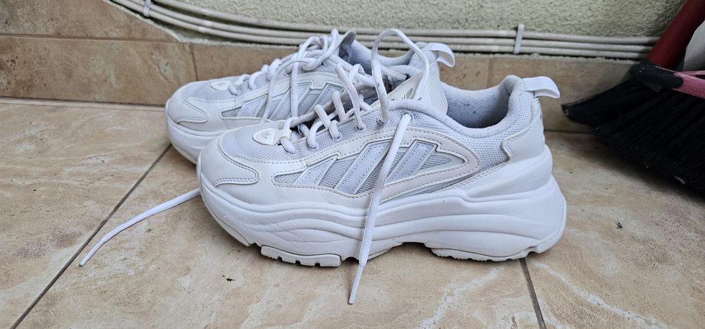 ADIDAS OZGAIA damskie buty rozmiar 39⅓ wkładka 24,5cm