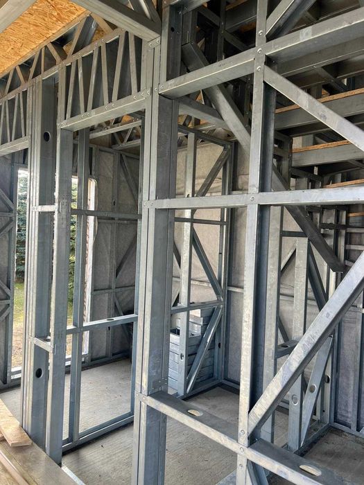 Konstrukcja: hale,domy,garaże,carport,wiaty,pergole,kontenery,schody