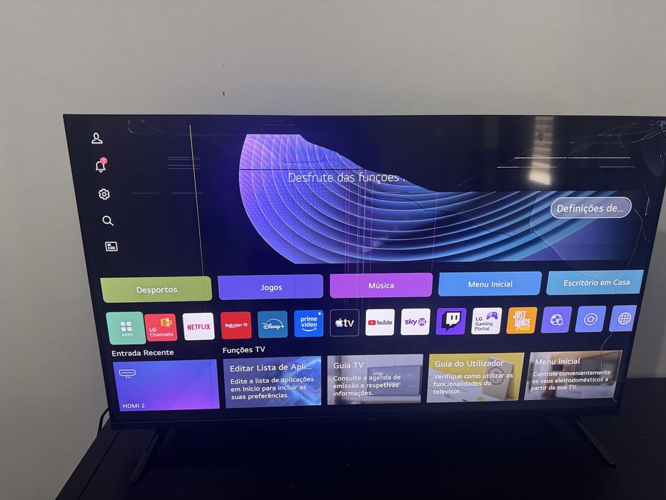 2 Tvs Lg 43 e 65 polegadas com ecrã partido