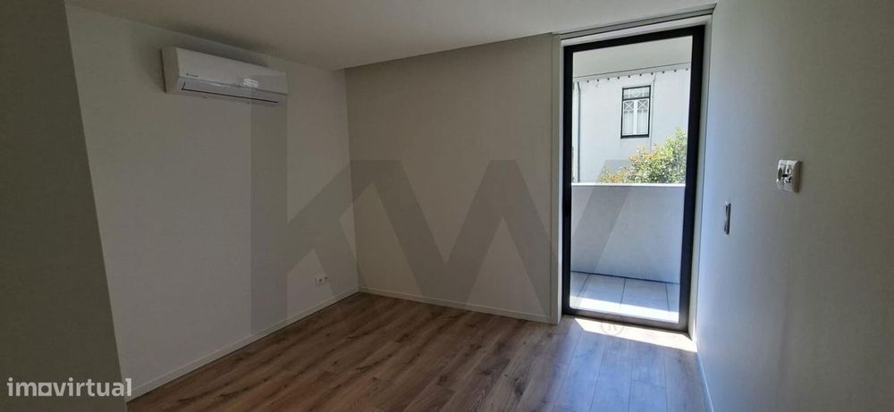 Arrendamento - T2 novo com terraço em Paranhos, Porto