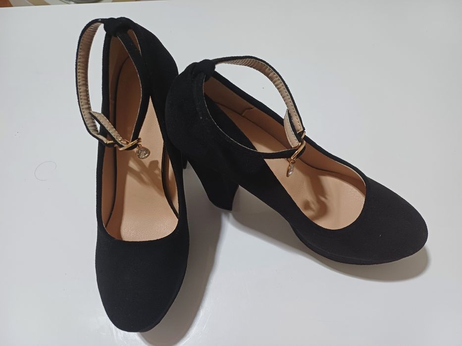 Sapatos camurça tacao n 38